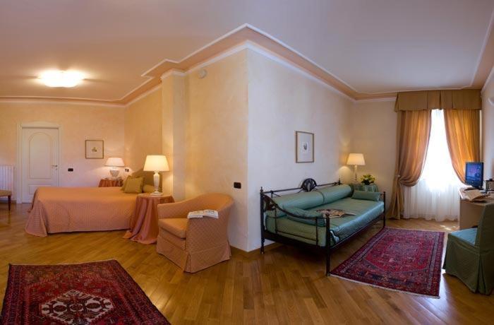Albergo Castiglione Langhe Castiglione Tinella ภายนอก รูปภาพ