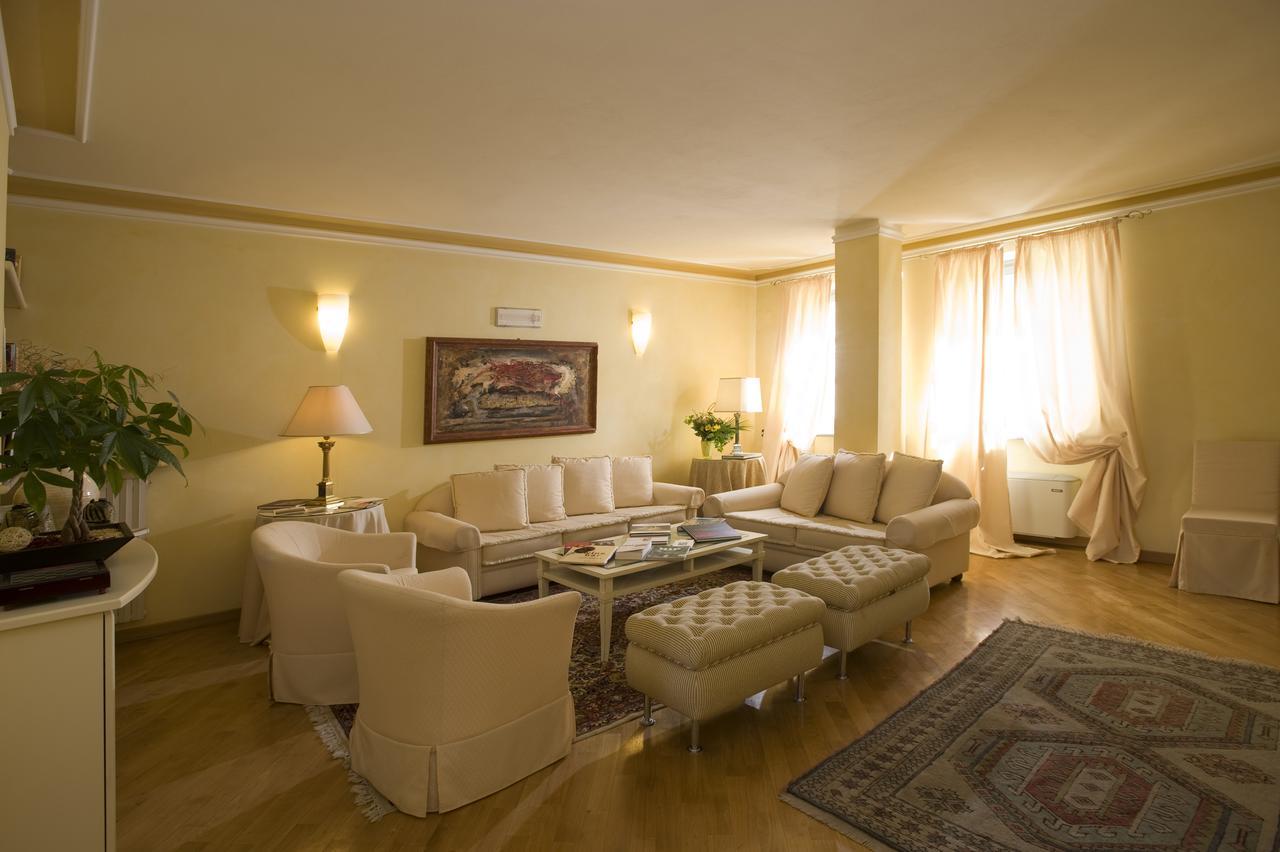 Albergo Castiglione Langhe Castiglione Tinella ภายนอก รูปภาพ