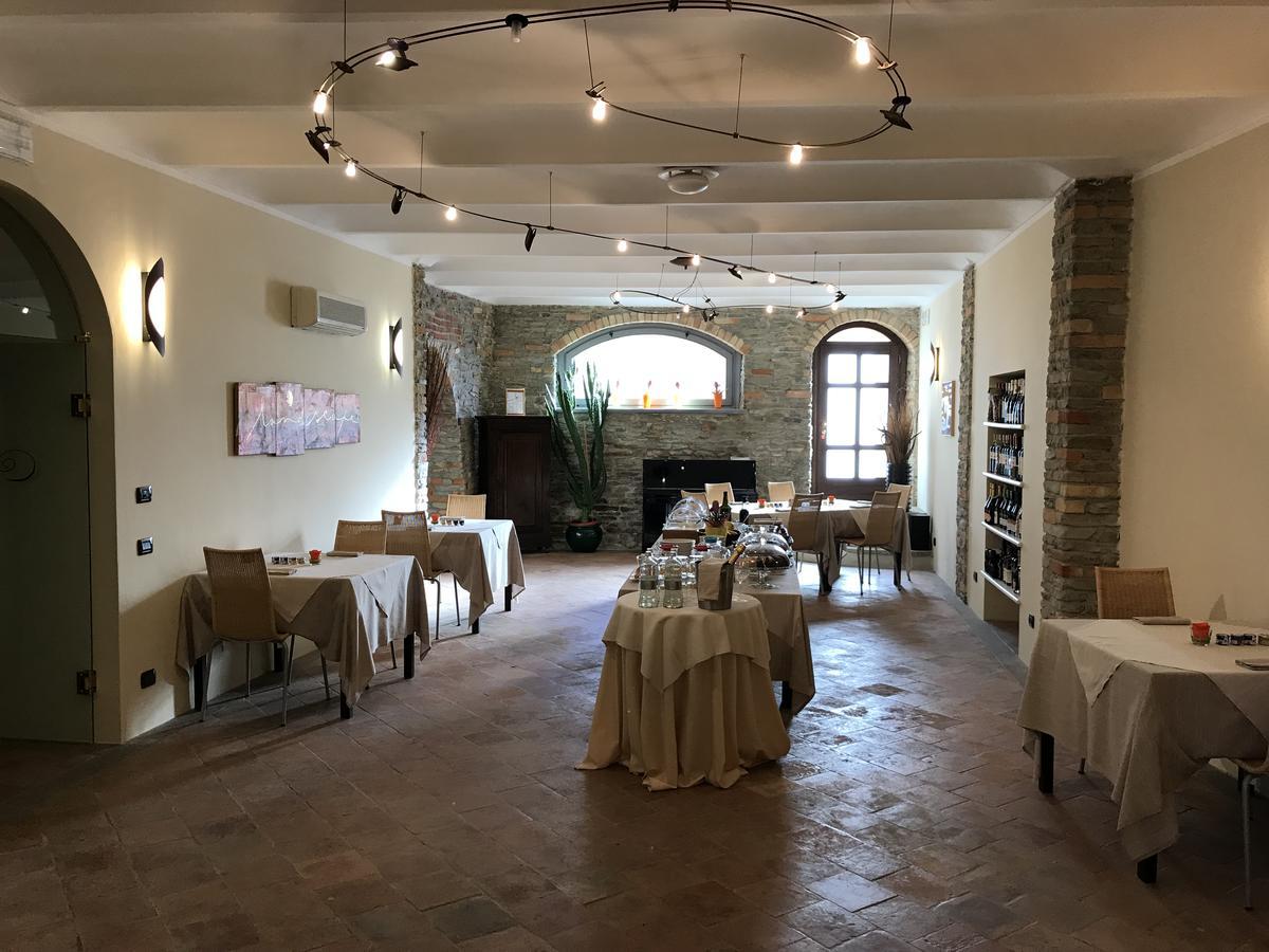 Albergo Castiglione Langhe Castiglione Tinella ภายนอก รูปภาพ