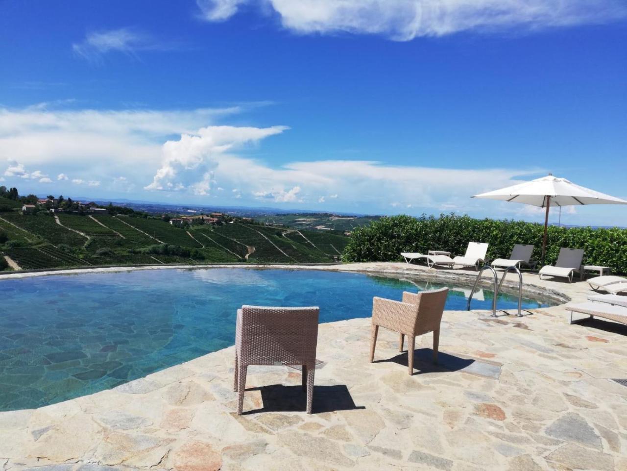 Albergo Castiglione Langhe Castiglione Tinella ภายนอก รูปภาพ