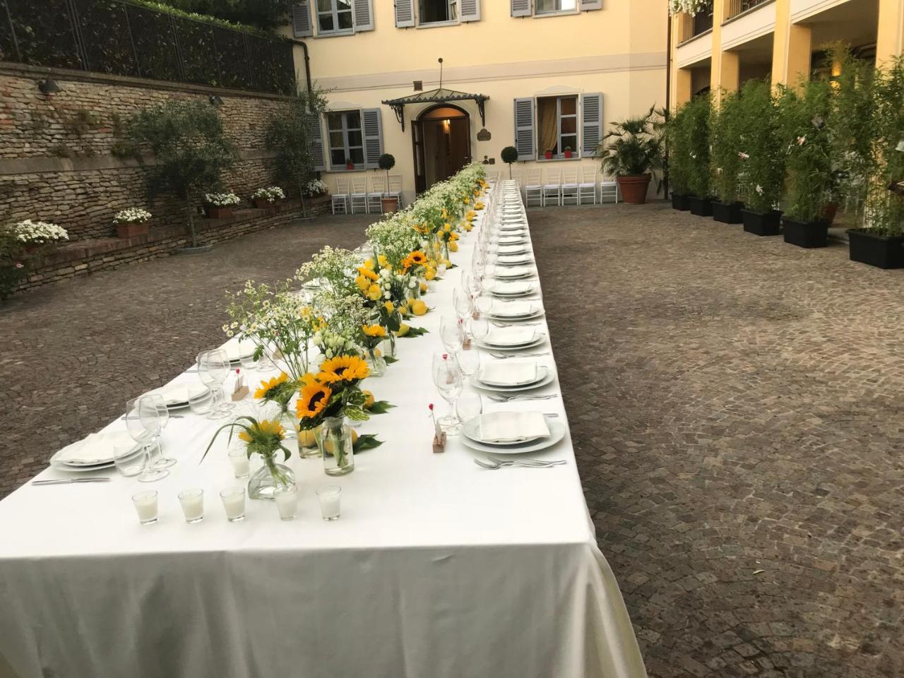 Albergo Castiglione Langhe Castiglione Tinella ภายนอก รูปภาพ